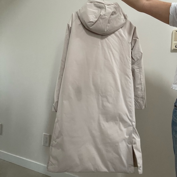 Uniqlo Long Down Winter Jacket - Picture 8 of 9